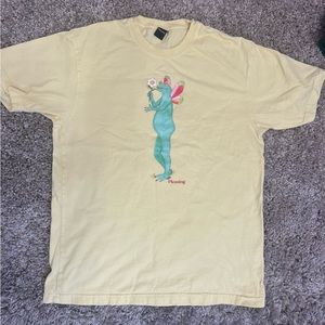 Pleasing yellow shirt